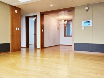 Hangangno 1(il)-ga Apartment (High-Rise)