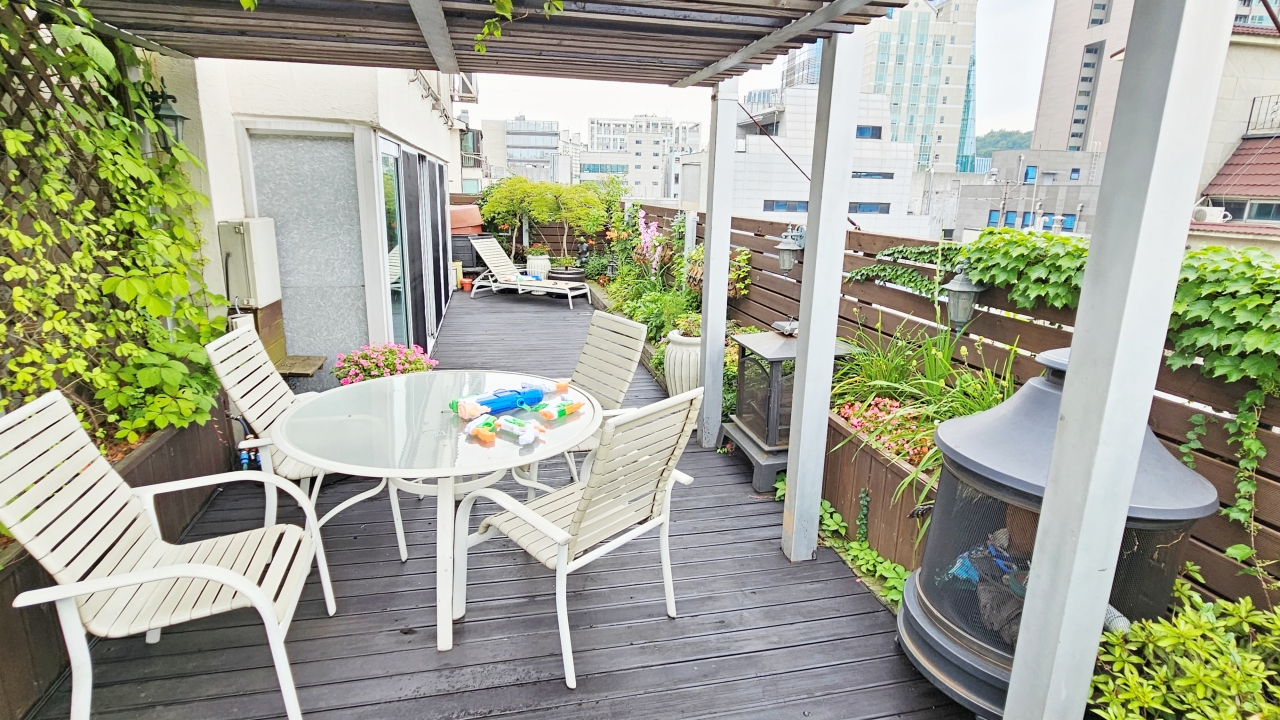 Seocho-dong Apartment For Rent