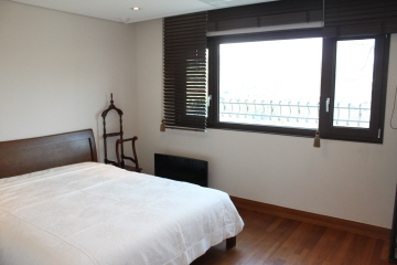 Seongbuk-dong Villa For JeonSe, Rent