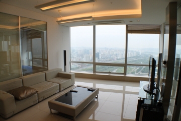 Yeouido-dong Apartment (High-Rise)