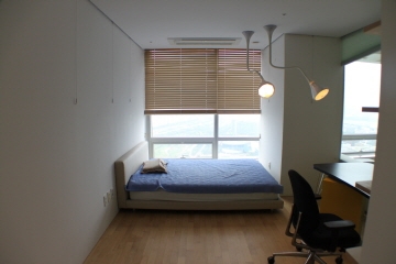 Yeouido-dong Apartment (High-Rise)