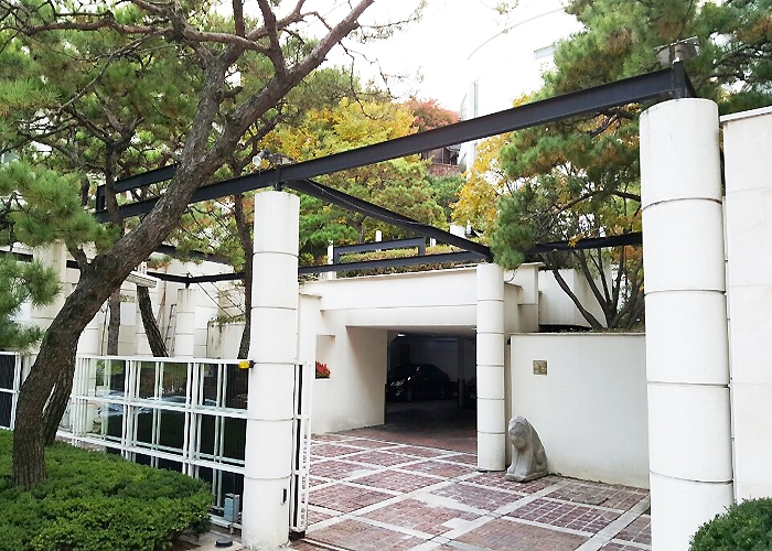 Seongbuk-dong Villa For Sale