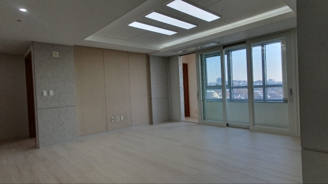 Hangangno 1(il)-ga Apartment (High-Rise)