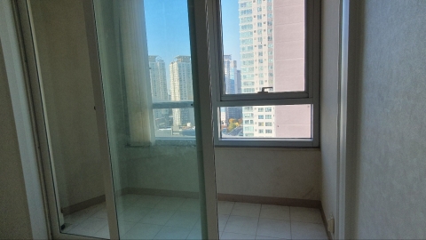 Hangangno 1(il)-ga Apartment (High-Rise)