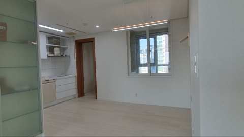 Hangangno 1(il)-ga Apartment (High-Rise)