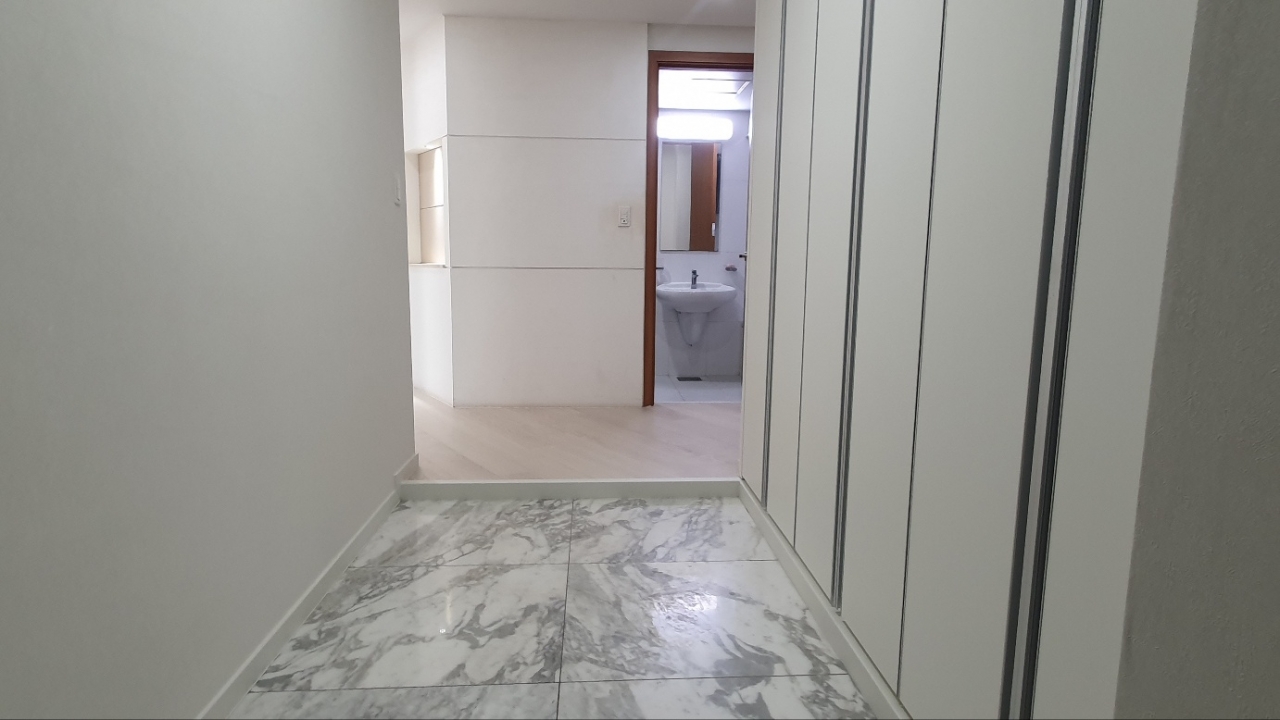 Hangangno 1(il)-ga Apartment For Rent