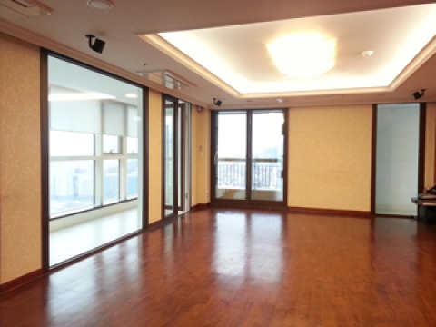 Gongdeok-dong Apartment For Rent