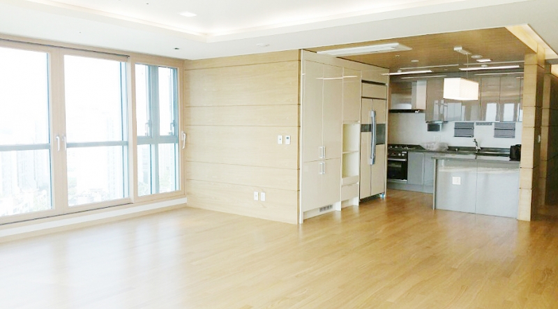 Ichon-dong Apartment For Rent