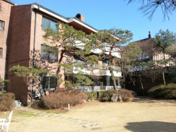 Bangbae-dong Villa