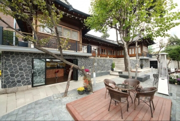 Hongji-dong Single House