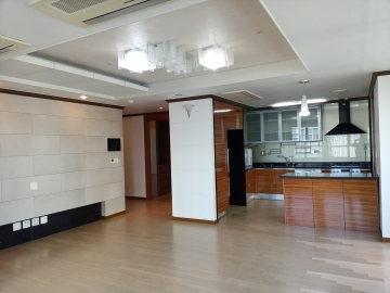 Hangangno 3(sam)-ga Apartment (High-Rise)