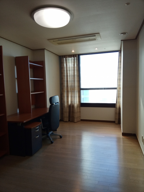 Hangangno 3(sam)-ga Apartment For Rent