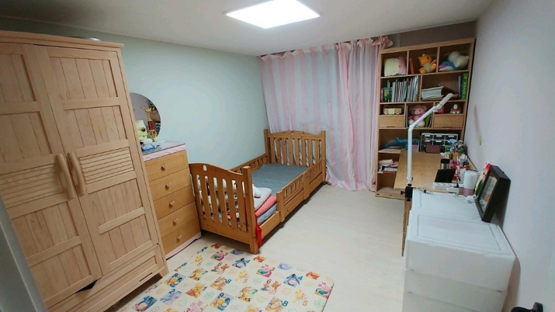 Sinjeong-dong Apartment For Rent