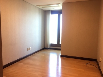 Yongsan-dong 5(o)-ga Apartment (High-Rise)