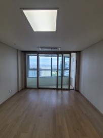 Hangangno 2(i)-ga Apartment (High-Rise)