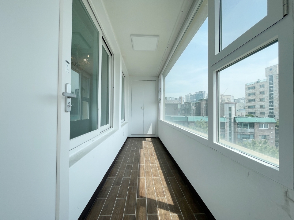 Hyochang-dong Apartment For Rent