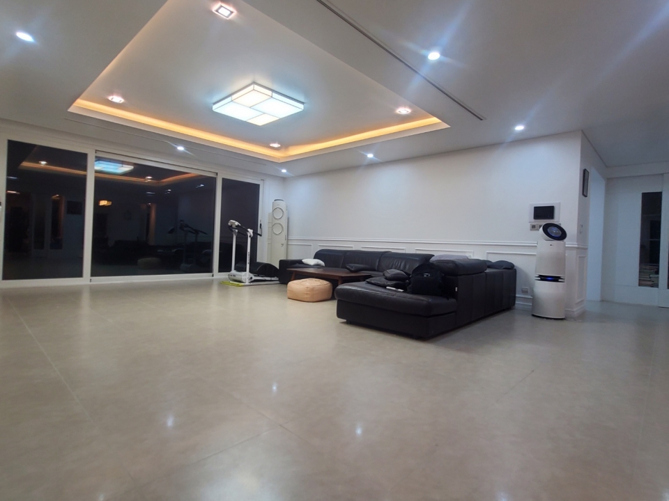 Nonhyeon-dong Villa For Rent