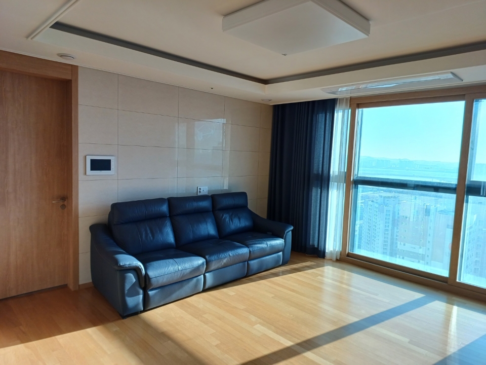 Songdo-dong Apartment For Rent