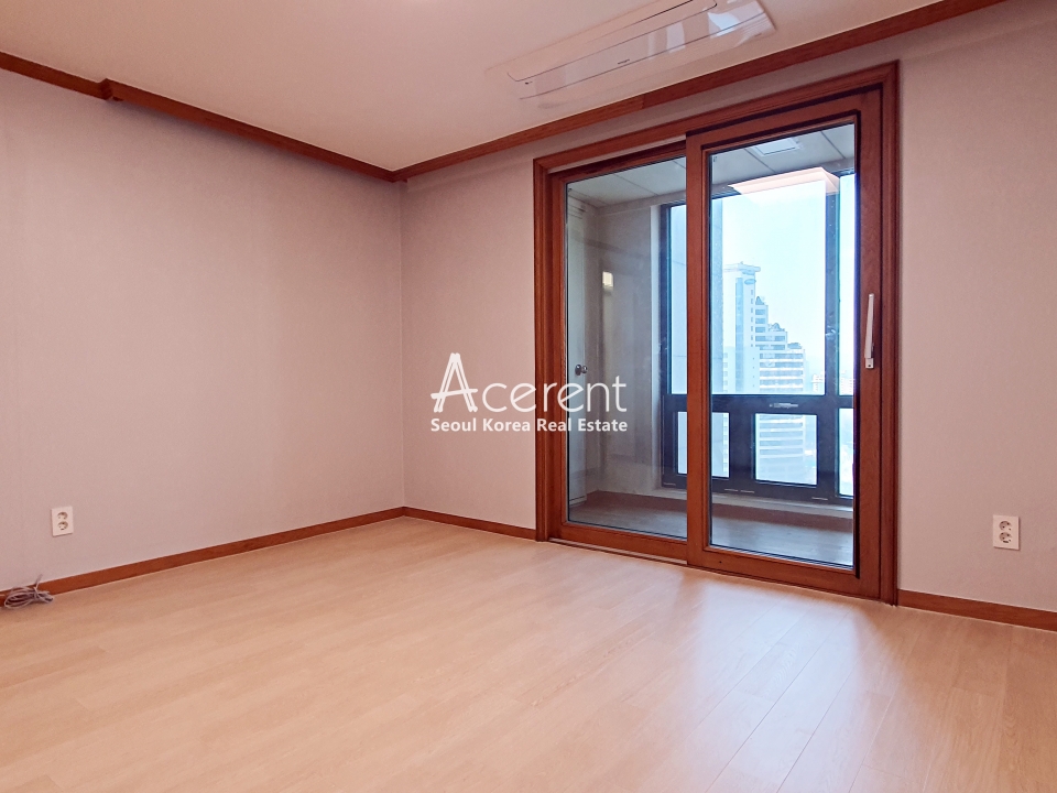 Seocho-dong Apartment For Rent