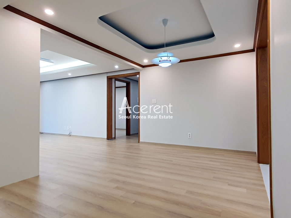 Seocho-dong Apartment For Rent