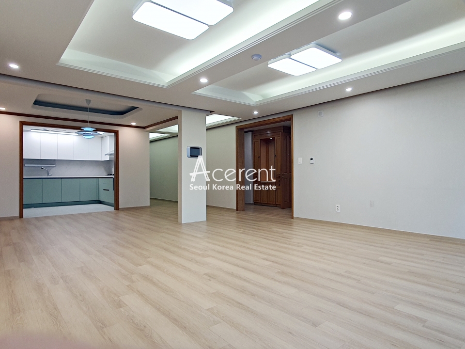 Seocho-dong Apartment For Rent