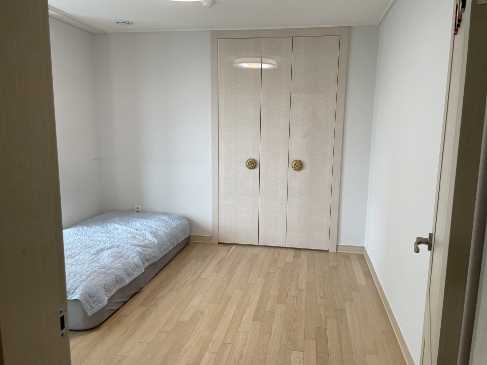 Sangam-dong Apartment For Rent