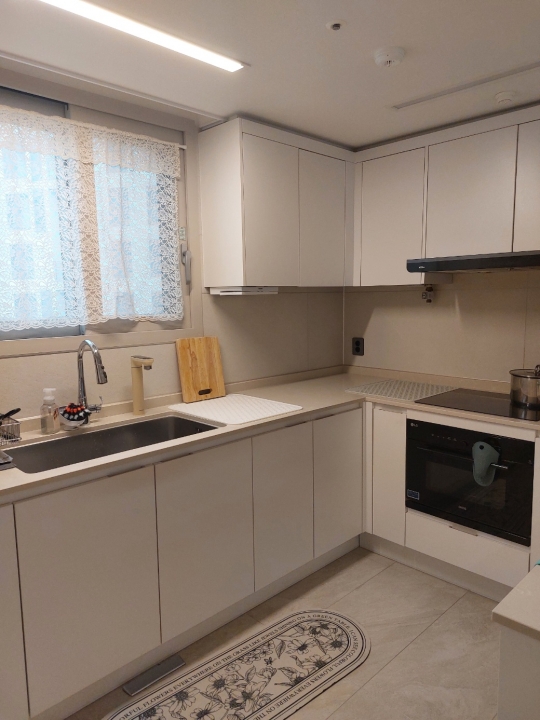 Heukseok-dong Apartment For Rent