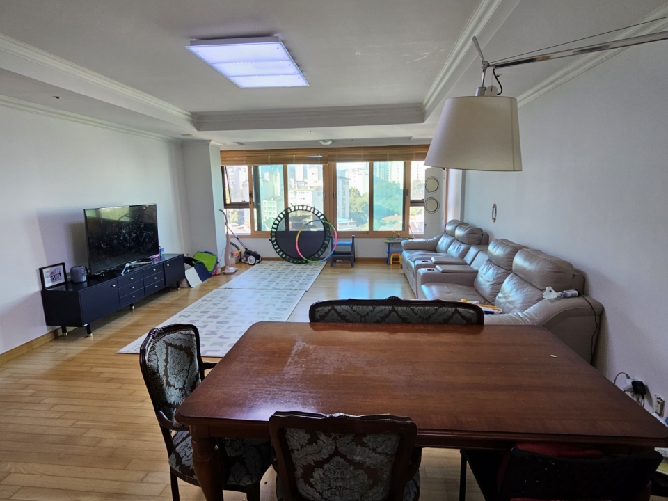 Seocho-dong Apartment For Rent